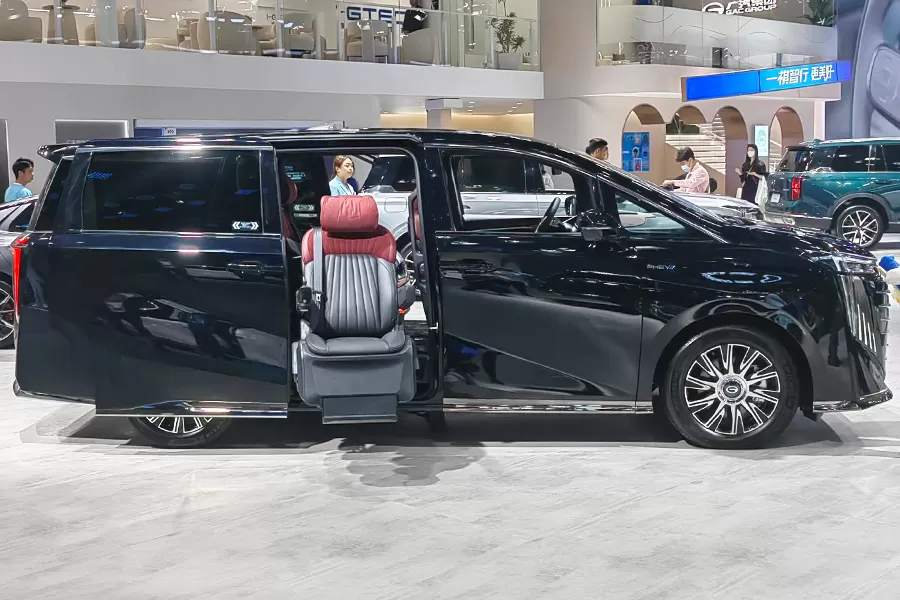 trumpchi-e9-technology-care-edition-debuts-at-beijing-auto-show-4.jpg trumpchi-e9-technology-care-edition-debuts-at-beijing-auto-show-4.jpg